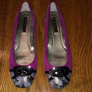 New Bandolino Swede and snakeskin Flats